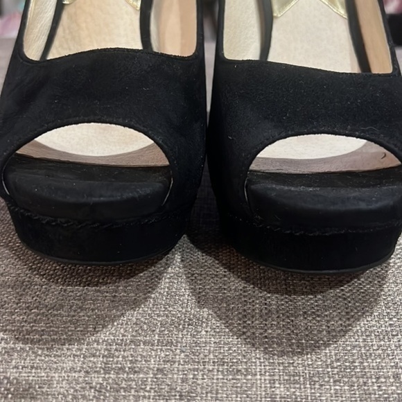 Michael Kors Suave Heels - Picture 2 of 10